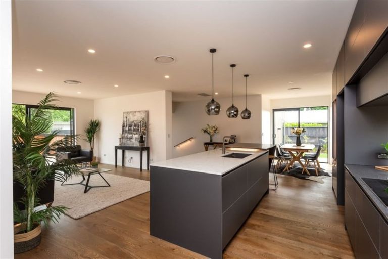 Photo of property in 70 Idris Road, Fendalton, Christchurch, 8052