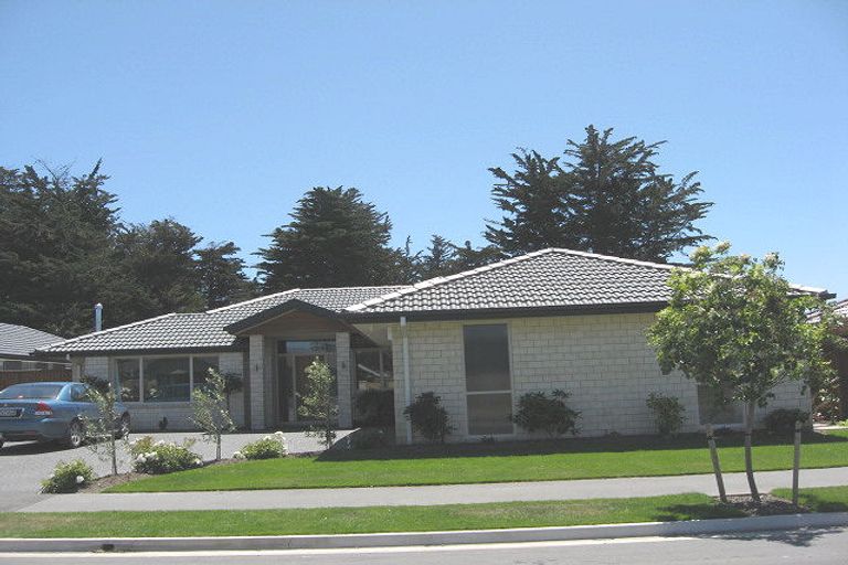 Photo of property in 24 Reka Street, Parklands, Christchurch, 8083