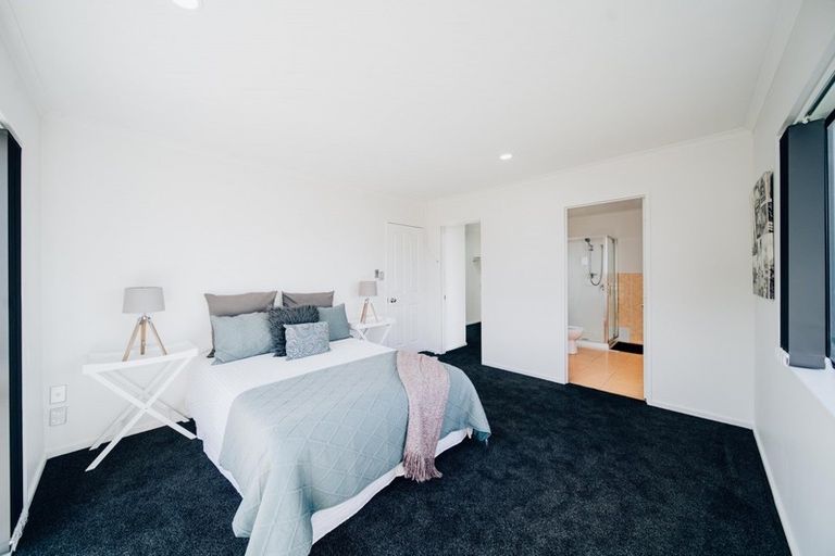 Photo of property in 4 Eloise Place, Clendon Park, Auckland, 2103