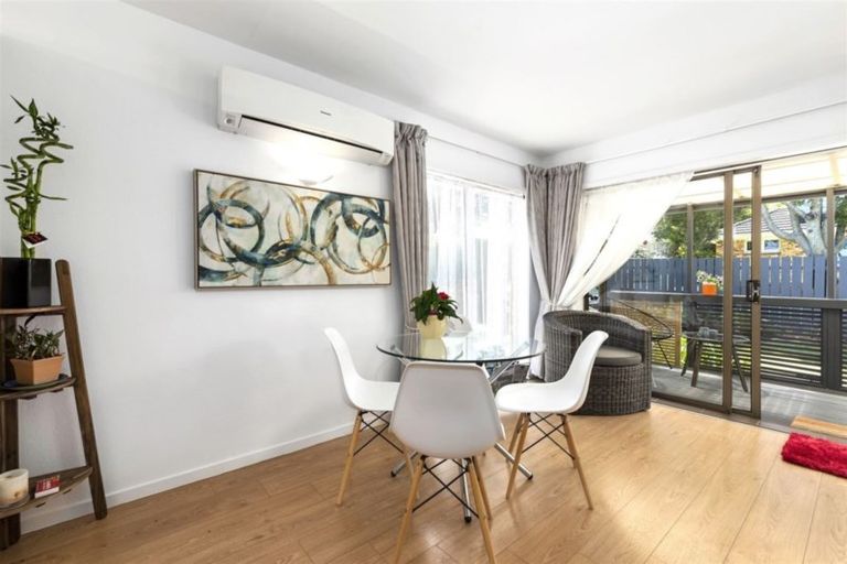 Photo of property in 1/2 Tristram Avenue, Forrest Hill, Auckland, 0620