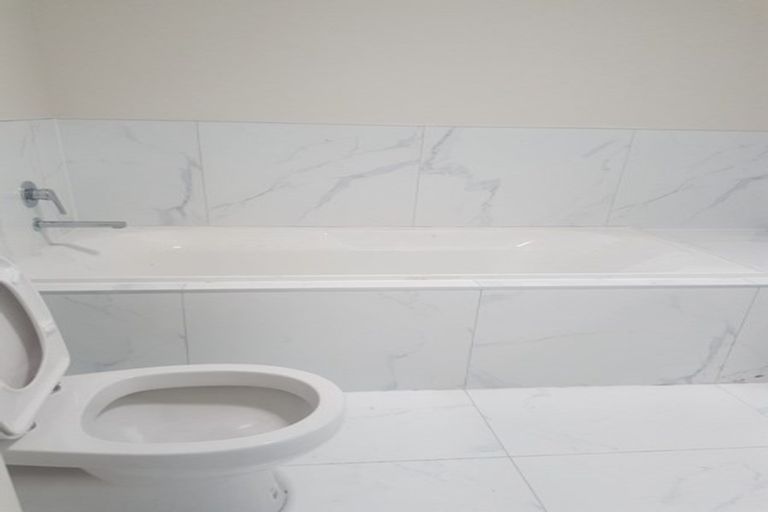 Photo of property in 16b Hollowout Street, Takanini, 2112