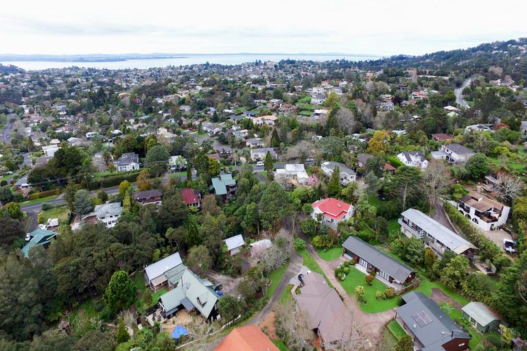 Photo of property in 43a West Lynn Road, Titirangi, Auckland, 0604