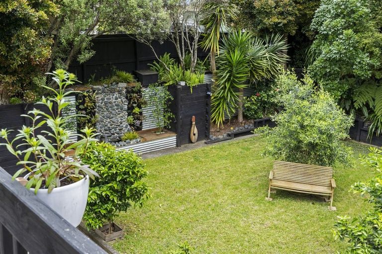 Photo of property in 20a Ocean View Road, Hatfields Beach, Orewa, 0931