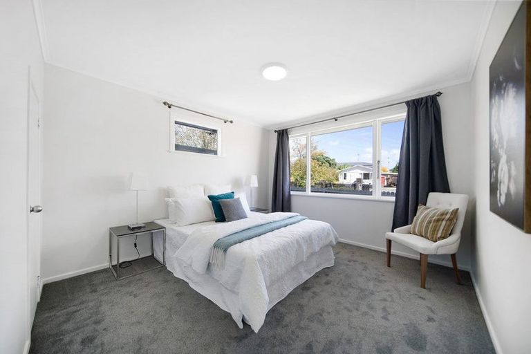 Photo of property in 7 Tarata Crescent, Mangere Bridge, Auckland, 2022