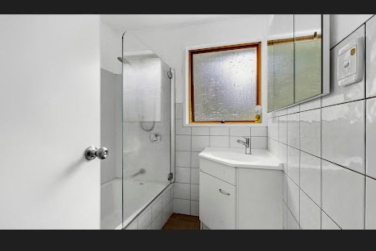 Photo of property in 29 Lavery Place, Sunnynook, Auckland, 0632