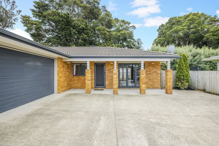 Photo of property in 15a Callis Avenue, Opaheke, Papakura, 2113