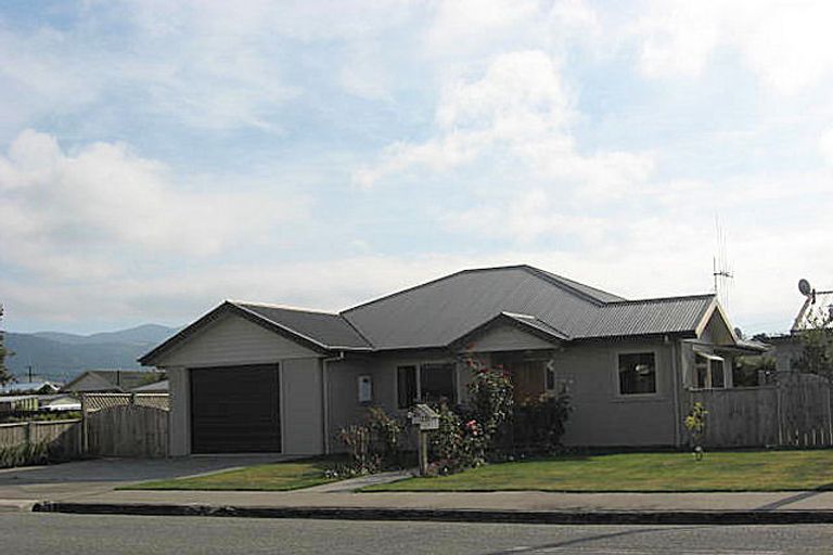 Photo of property in 14a Innes Street, Waimate, 7924