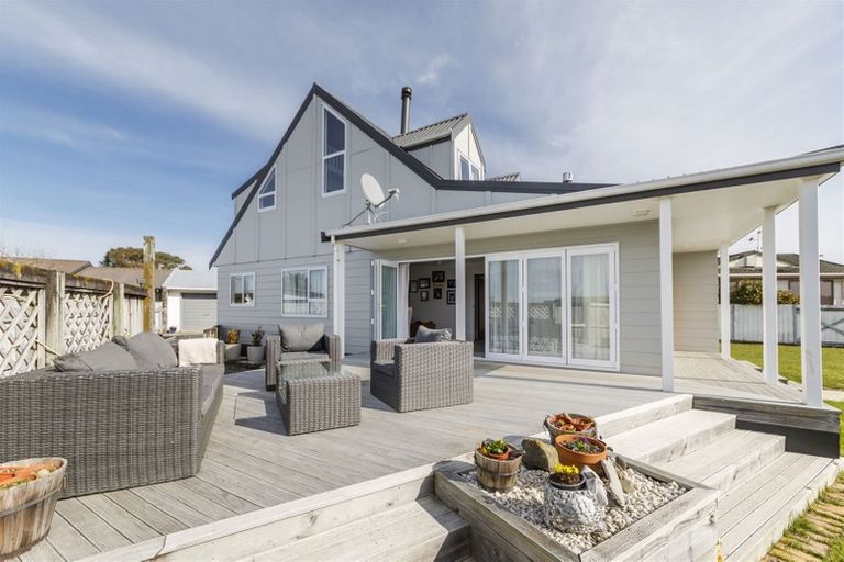 Photo of property in 11 Leander Place, Milson, Palmerston North, 4414