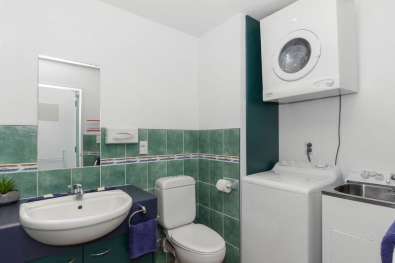 Photo of property in 6 Adams Avenue, Mount Maunganui, 3116