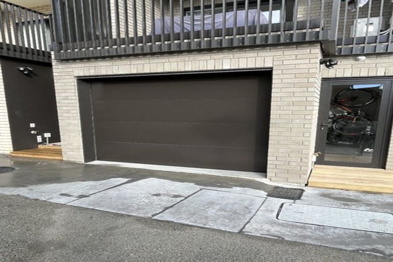 Photo of property in 4/28 Westgate Drive, Westgate, Auckland, 0614