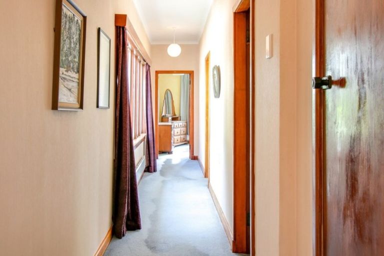 Photo of property in 7 Cambridge Terrace, Taradale, Napier, 4112