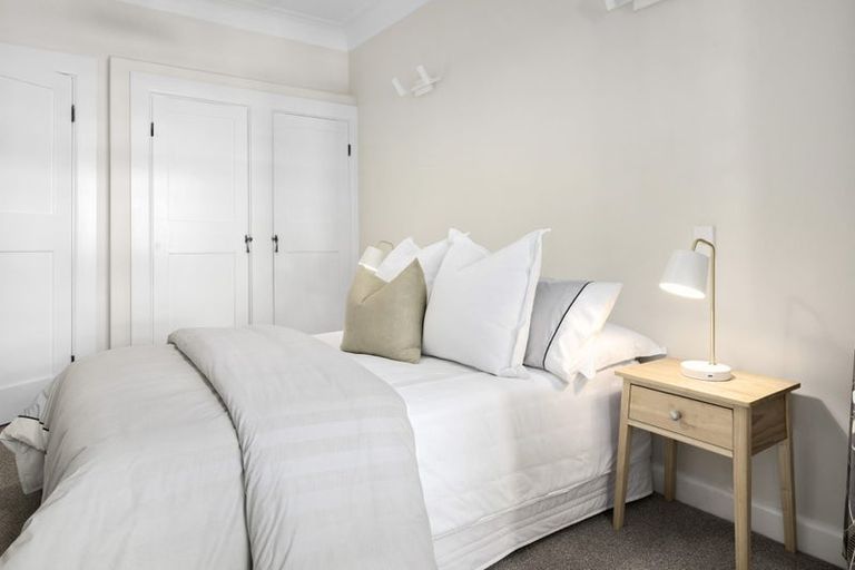 Photo of property in 20e Portland Crescent, Thorndon, Wellington, 6011