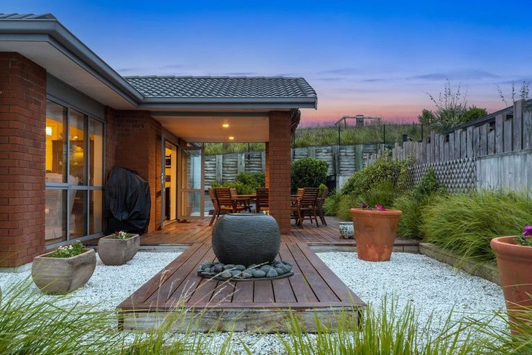 Photo of property in 32 Seaview Crescent, Hatfields Beach, Orewa, 0931