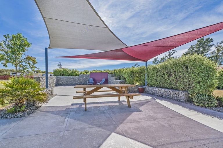 Photo of property in 9 Thorndon Close, Kirwee, Darfield, 7571