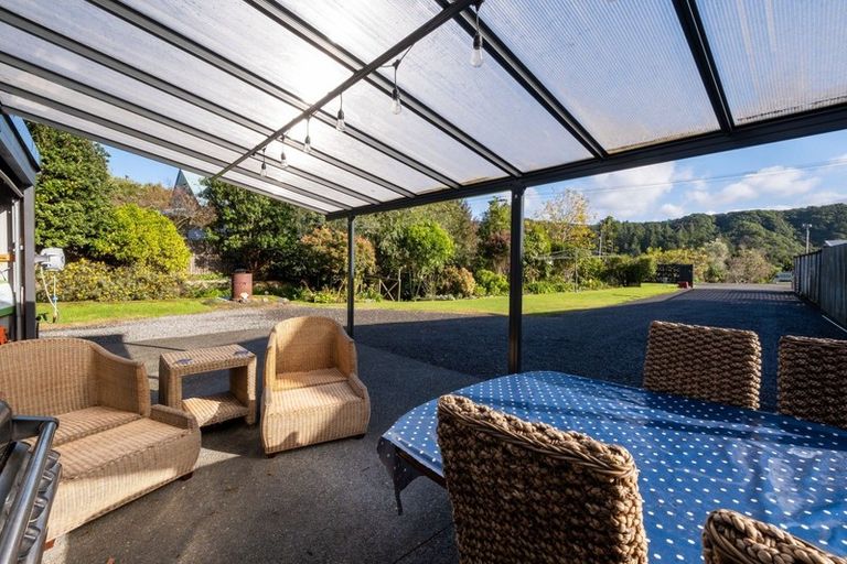 Photo of property in 69 Milton Terrace, Picton, 7220