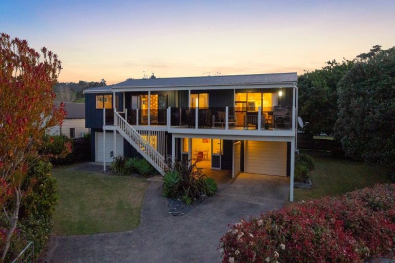 Photo of property in 2 Banks Street, Cooks Beach, Whitianga, 3591