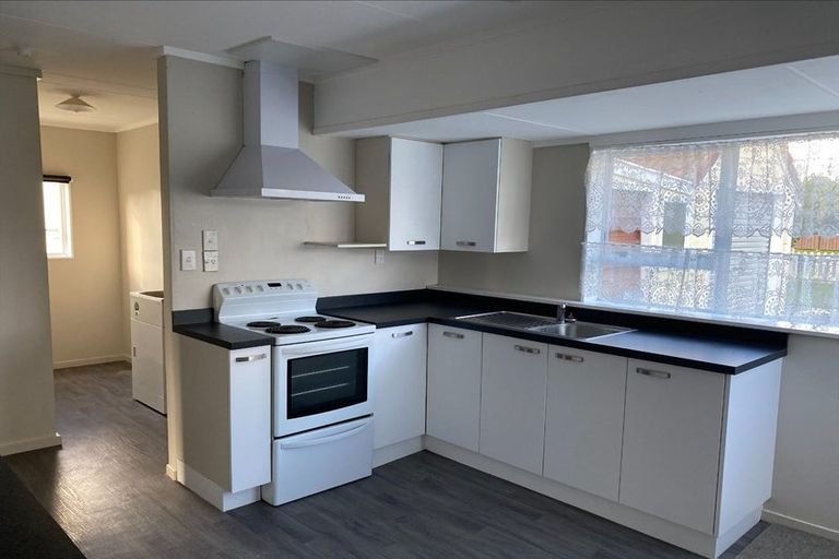 Photo of property in 2 Waimarie Park, Levin, 5510