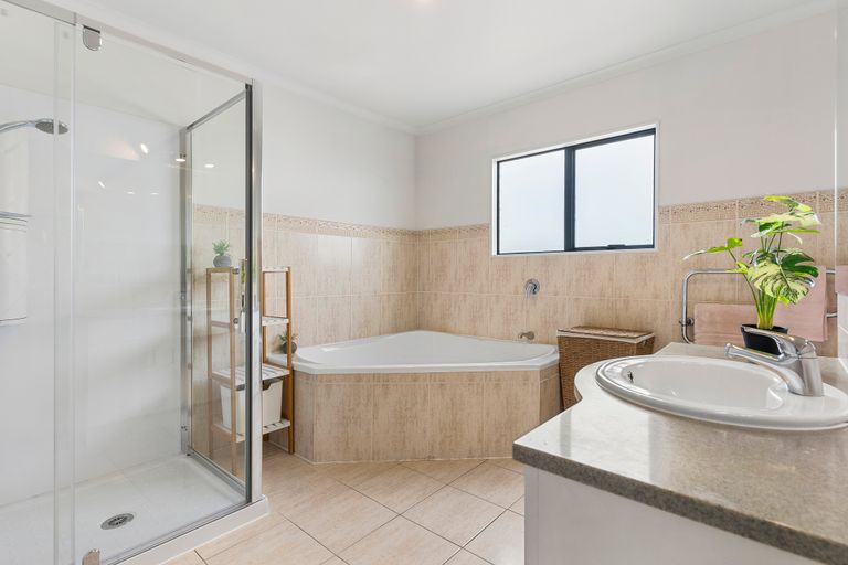 Photo of property in 36 Gold Street, Albany Heights, Auckland, 0632