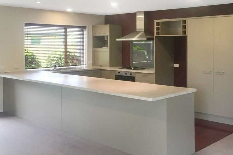 Photo of property in 12 Coolspring Way, Redwood, Christchurch, 8051