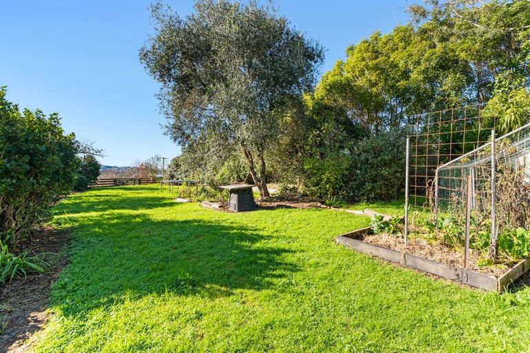 Photo of property in 679 Runciman Road, Runciman, Drury, 2578