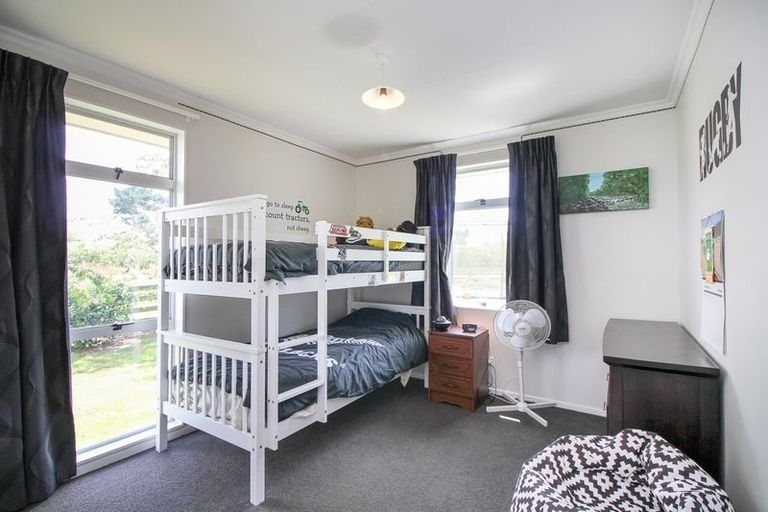 Photo of property in 281 Hoihere Road, Tiakitahuna, Palmerston North, 4477