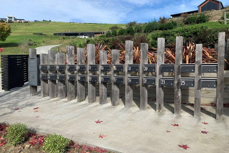 Photo of property in 18 Te Roera Drive, Taradale, Napier, 4112