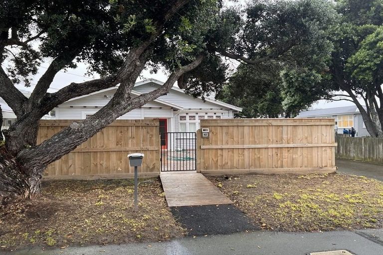 Photo of property in 42 Park Road, Miramar, Wellington, 6022