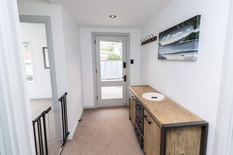 Photo of property in 30c Collins Avenue, Tawa, Wellington, 5028