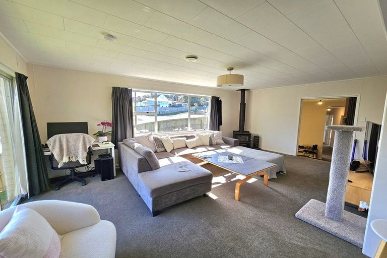 Photo of property in 235 Heta Road, Merrilands, New Plymouth, 4312