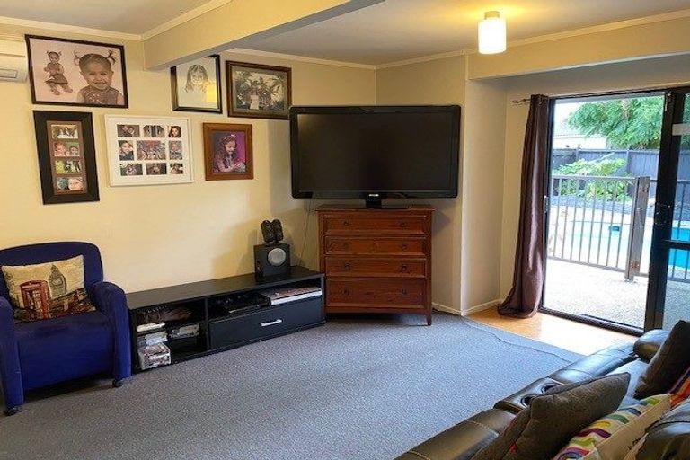 Photo of property in 141 West Harbour Drive, West Harbour, Auckland, 0618