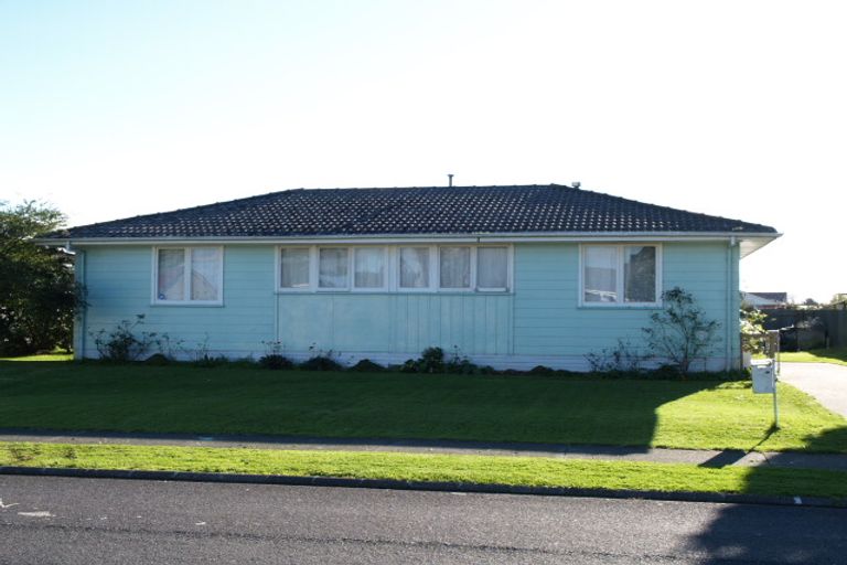 Photo of property in 6 Tiari Place, Mangere East, Auckland, 2024