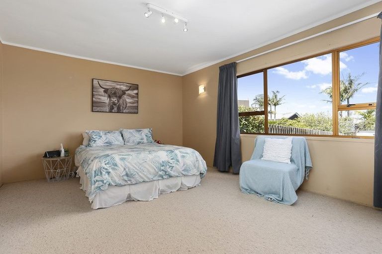 Photo of property in 35 Toroa Street, Torbay, Auckland, 0630