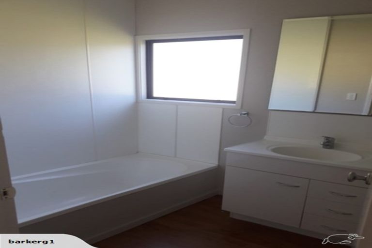 Photo of property in 14 The Glade North, Pukekohe, 2120