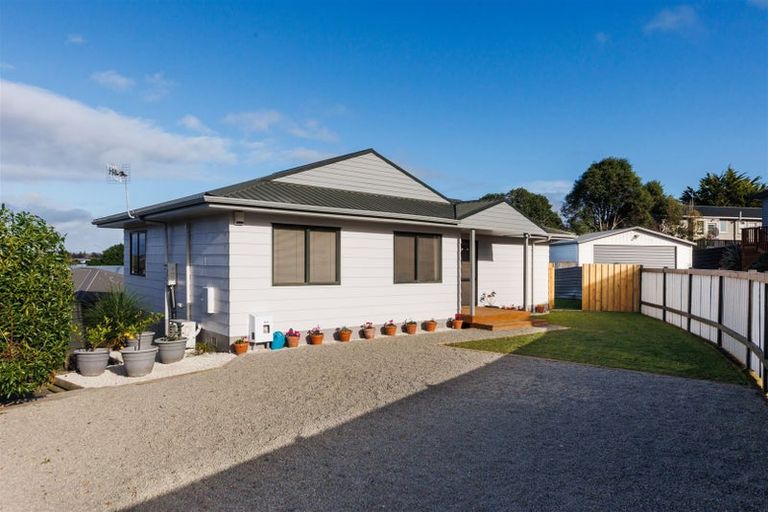 Photo of property in 12 Lydia Place, Kelvin Grove, Palmerston North, 4414