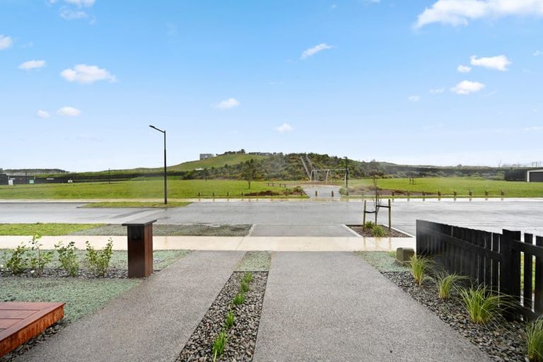 Photo of property in 68 Overton Street, Rototuna North, 3210