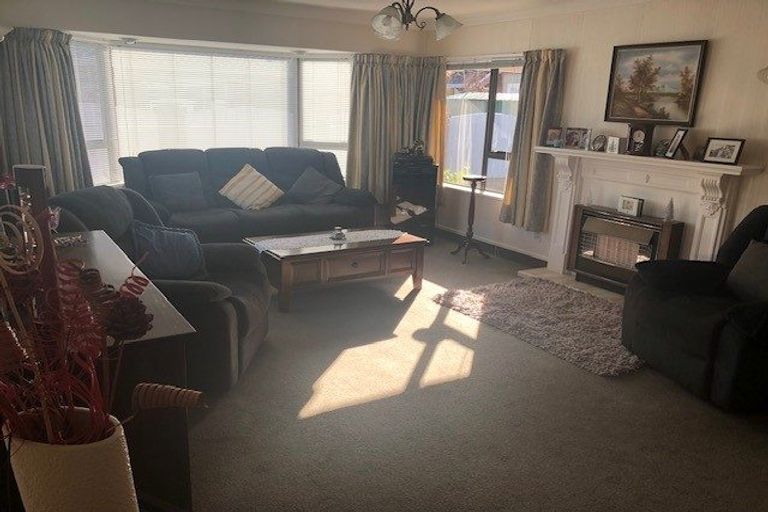 Photo of property in 3 Comeskey Grove, Elderslea, Upper Hutt, 5018