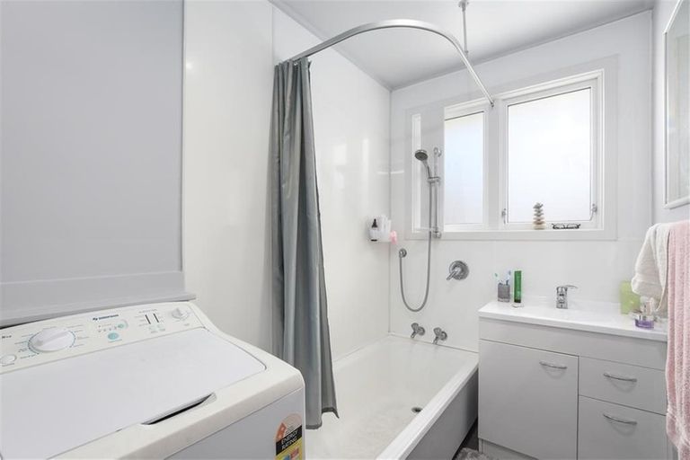 Photo of property in 92 Eglinton Road, Mornington, Dunedin, 9011