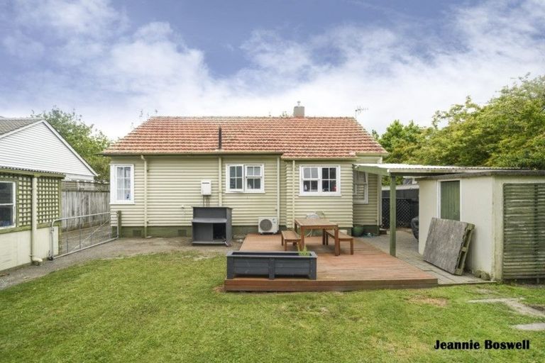Photo of property in 654 Featherston Street, Roslyn, Palmerston North, 4414