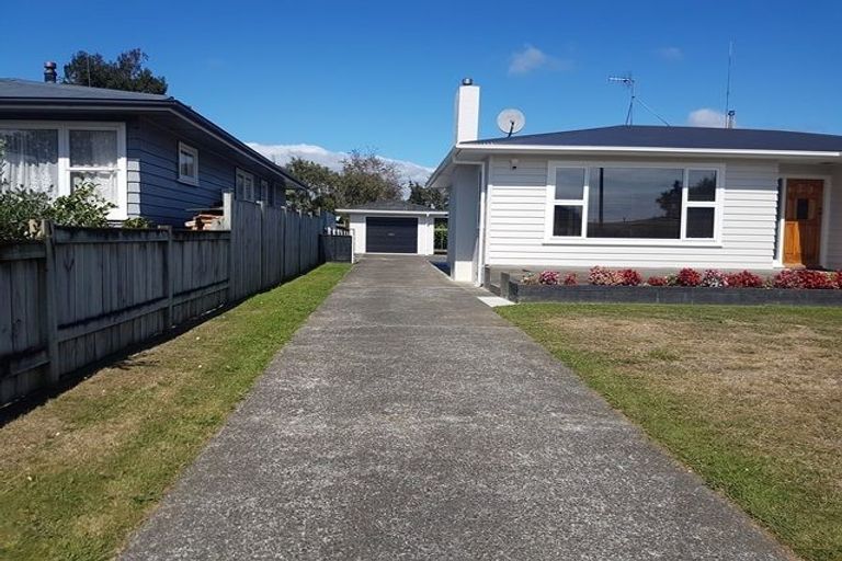 Photo of property in 23 Edwards Place, Terrace End, Palmerston North, 4410