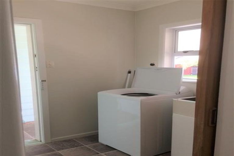 Photo of property in 1 Balmoral Street, Levin, 5510