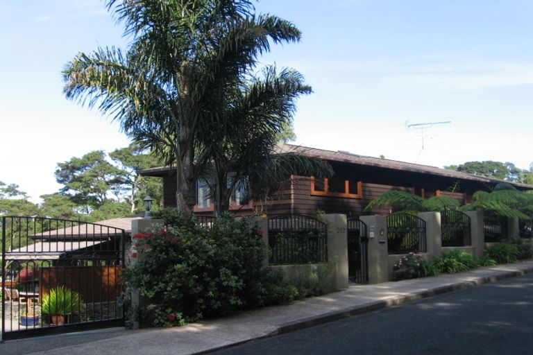 Photo of property in 222 Old Titirangi Road, Titirangi, Auckland, 0604