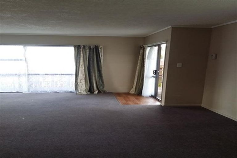Photo of property in 1/63 Redcrest Avenue, Red Hill, Papakura, 2110