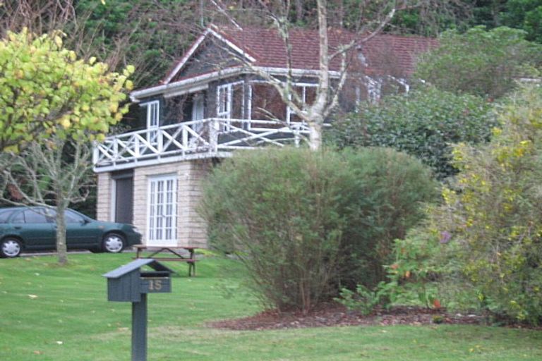 Photo of property in 15 Kakariki Grove, Waikanae, 5036