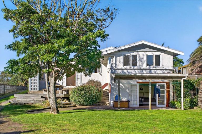 Photo of property in 3 Pare Street, Wainui, Gisborne, 4010