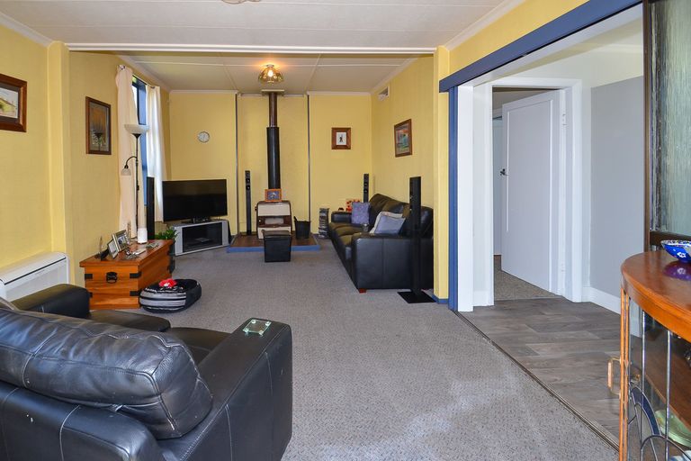 Photo of property in 15 Teignmouth Street, Abbotsford, Dunedin, 9018