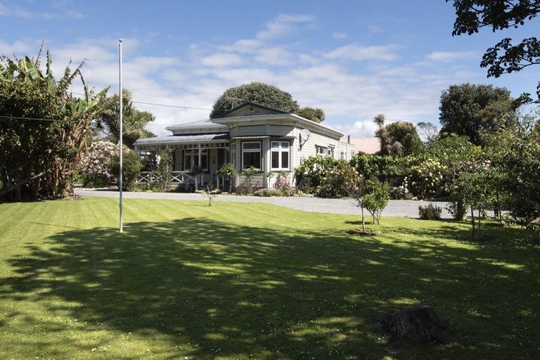 Photo of property in 129 Rangiuru Road, Otaki Beach, Otaki, 5512