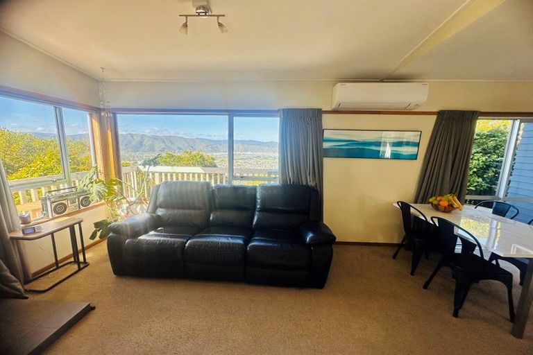 Photo of property in 72 Mulberry Street, Maungaraki, Lower Hutt, 5010