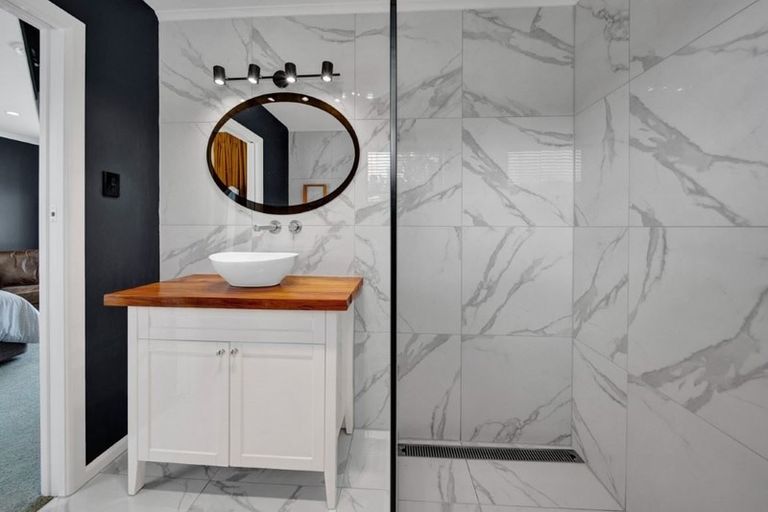 Photo of property in 14 Bromley Place, Westown, New Plymouth, 4310