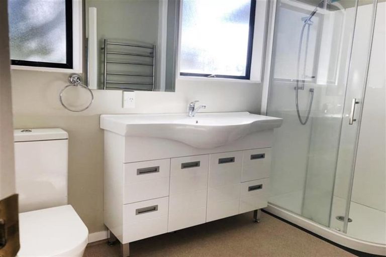 Photo of property in 17 Barberton Terrace, Red Hill, Papakura, 2110