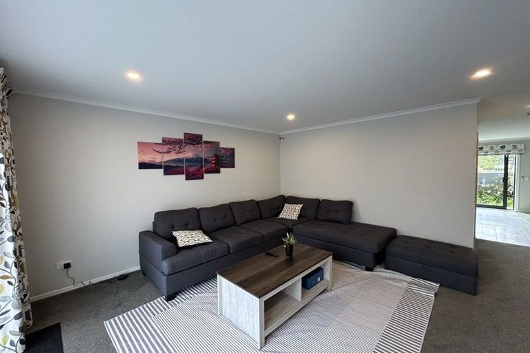 Photo of property in 12 Bluff Road, Kenepuru, Porirua, 5022